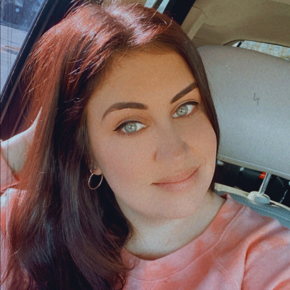 Meet your Posher, Emily